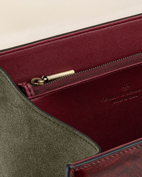 Sac ALEXIA Colourblock art déco, vue intérieur ouvert, doublure bordeaux, poche zippée et empiècement daim kaki