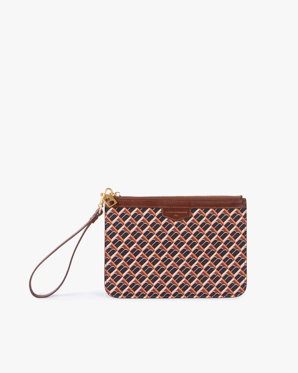 POCHETTE PM MONOGRAM brun, vue de face, dragonne en cuir détachable, fermeture zippée dorée