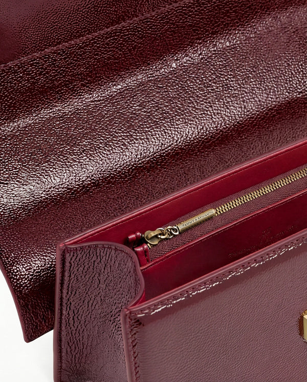 Sac THEA Bordeaux naplak, vue intérieure, poche zippée et gravure Tammy & Benjamin sur le zip doré