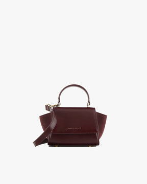 Sac ALEXIA NANO Mahogany de face, poignée rigide, ailes latérales déployées, bandoulière détachée