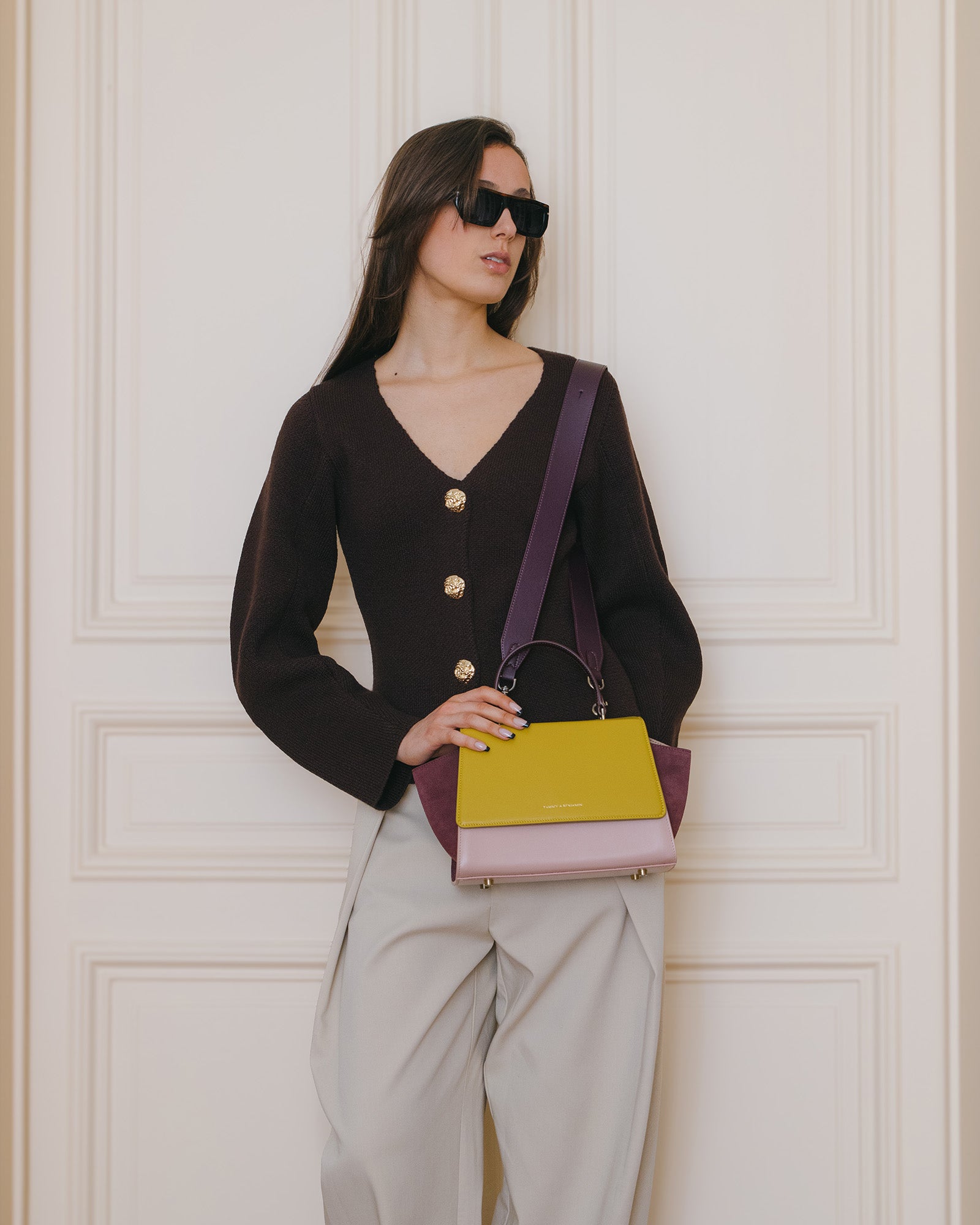 Sac ALEXIA Colourblock Vesper porté en bandoulière, poignée gainée, rabat fermé, de face