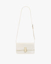 Sac BLAKE ivoire de face, bandoulière fine ajustable, fermoir rectangulaire doré, posé sur fond blanc