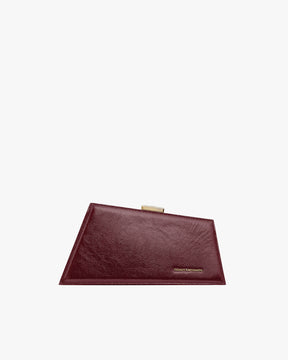 JAY bag in bordeaux naplak leather, front view, standing, gold clasp and Tammy & Benjamin logo