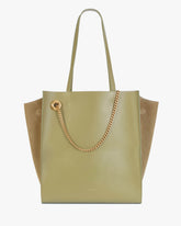 LEXI GM Limestone, vue de face, anses portées épaule, chaîne amovible, ailes en cuir et suède