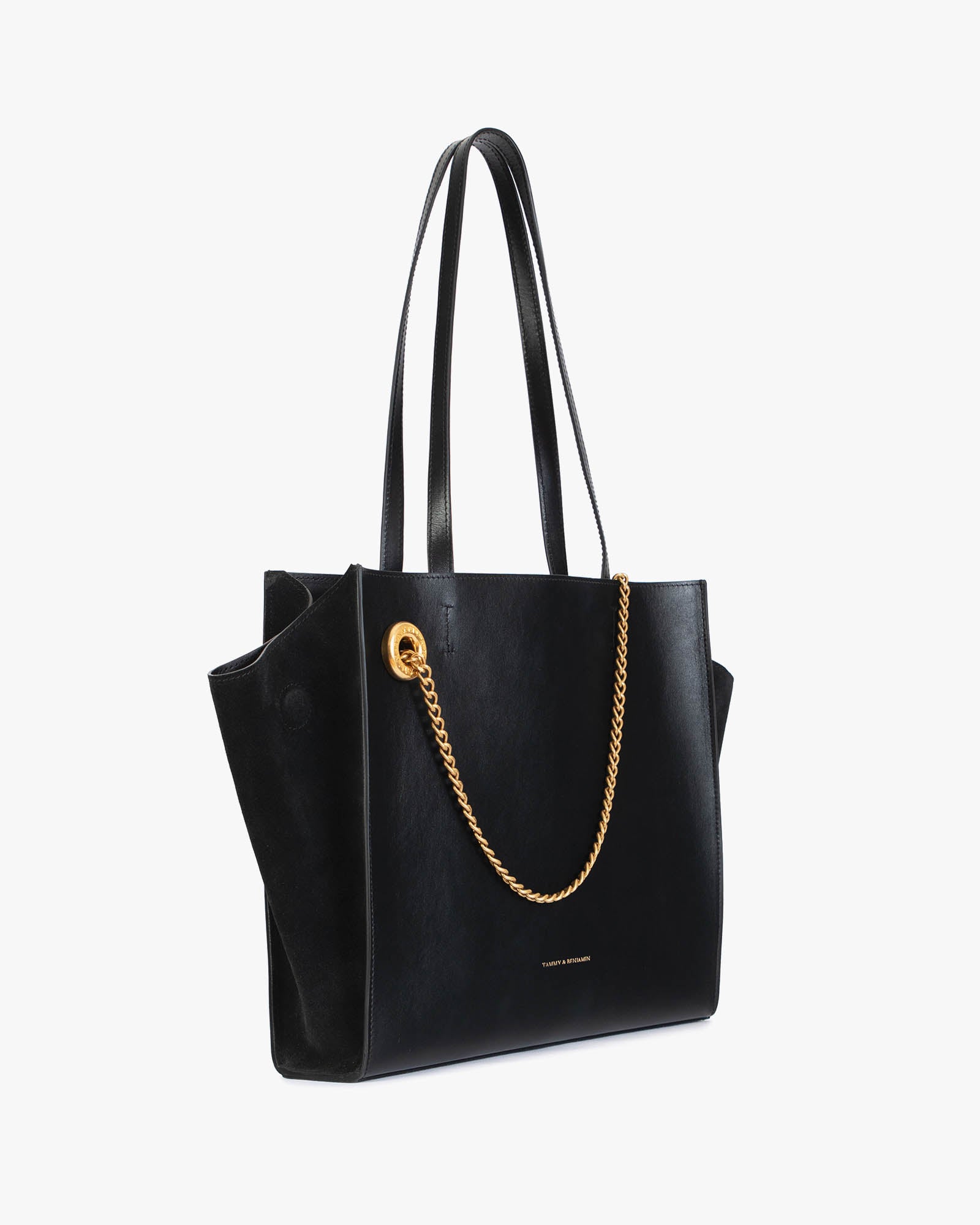 Sac LEXI MM Noir de trois quarts, ailes en cuir, panneau en suède, chaîne amovible, posé