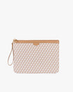 Pochette GM Monogram Tan vue de face, dragonne en cuir détachée sur le côté
