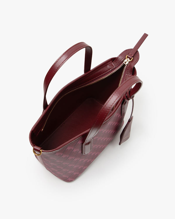 SHOPPER NANO Bordeaux ouvert, vue plongeante sur l'intérieur en cuir et la fermeture zippée