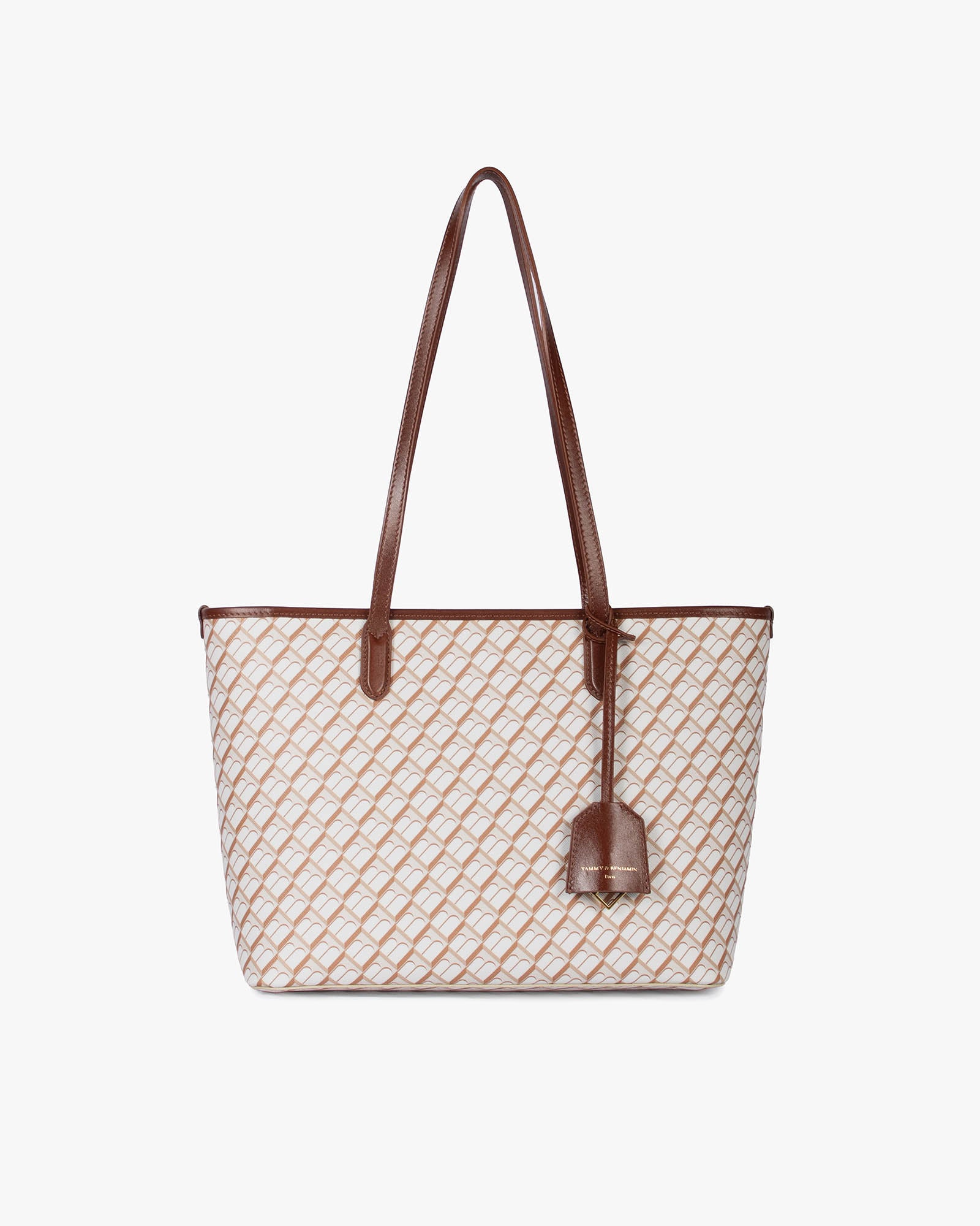 TOTE MONOGRAM PM Tan, vue de face, posé, anses en cuir et porte-nom suspendu
