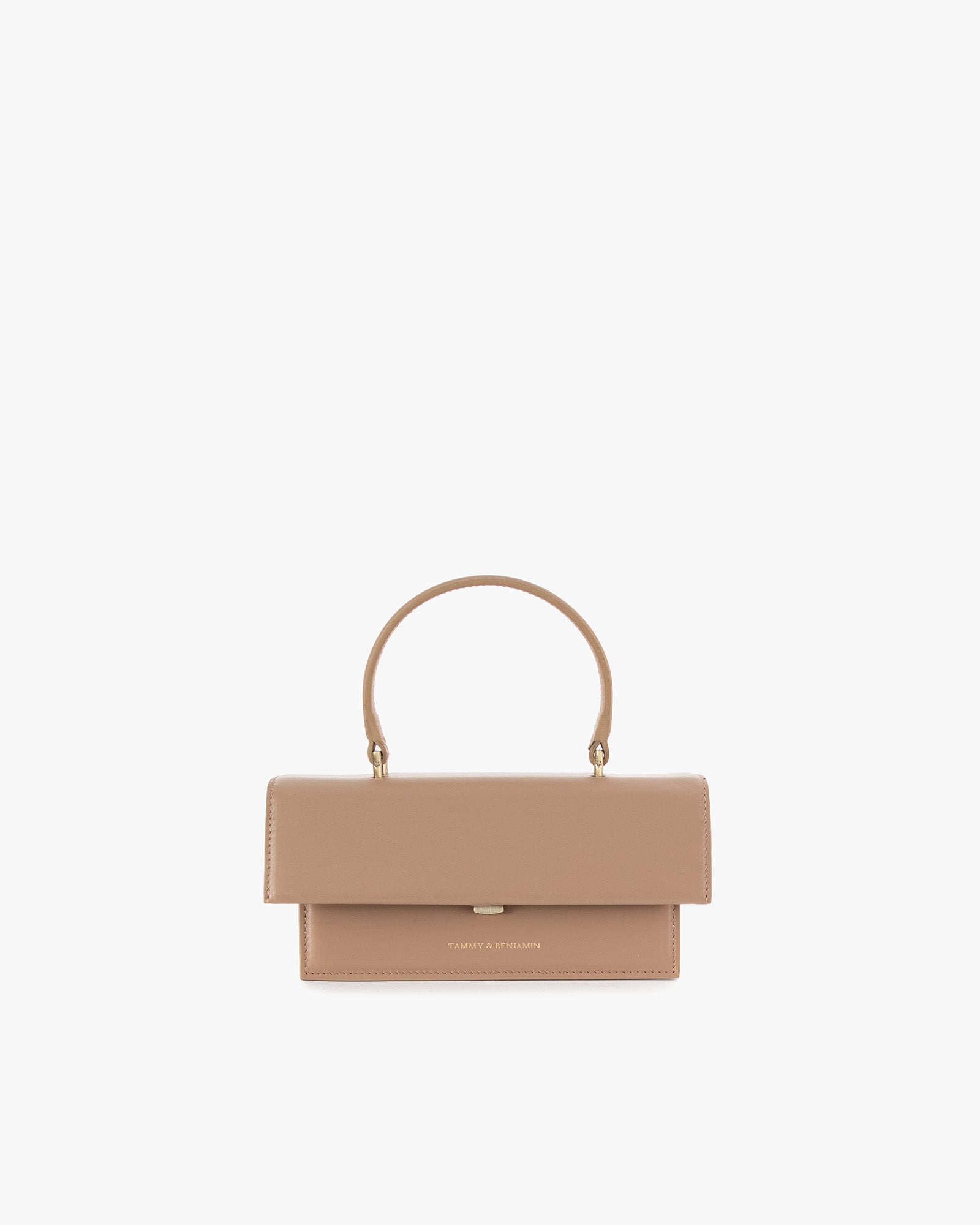 Sac THEA MINI beige, vue de face, posé, rabat fermé et anse ronde relevée