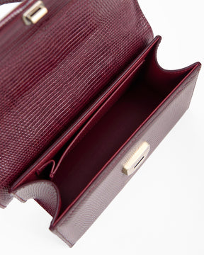 Sac THEA MINI Bordeaux Embossé Lézard, vue intérieure, rabat ouvert sur le compartiment principal et le fermoir