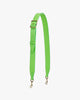 Bandoulière ajustable large, vert pomme, vue d'ensemble avec boucle et mousquetons en laiton