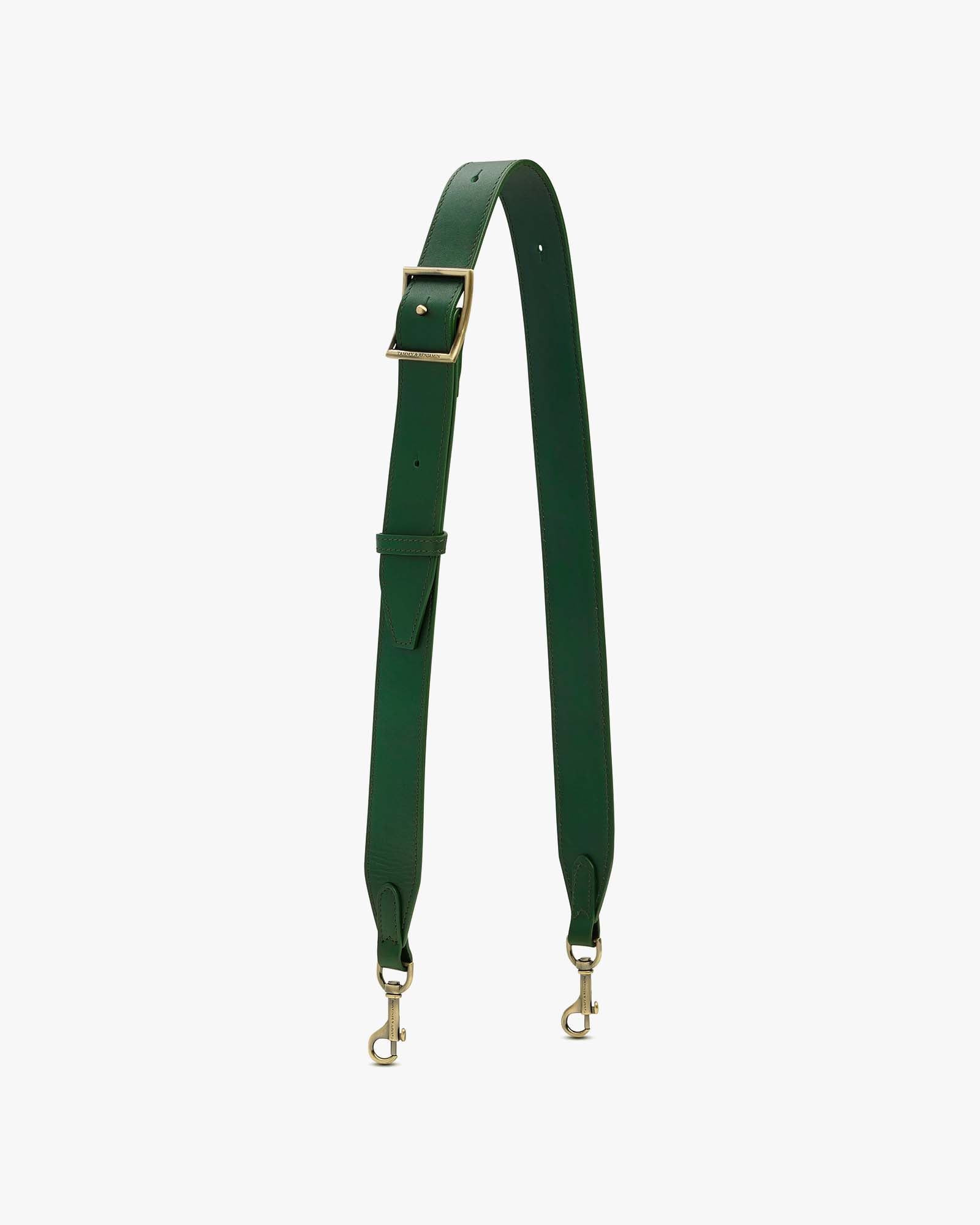 Bandoulière ajustable large en cuir vert émeraude, vue de face, boucle et mousquetons laiton vieilli