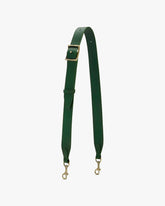 Bandoulière ajustable large en cuir vert émeraude, vue de face, boucle et mousquetons laiton vieilli
