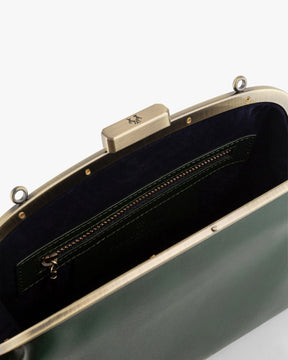 Sac EMMA vert émeraude, vue intérieure détaillée du fermoir cadenas et de la poche zippée